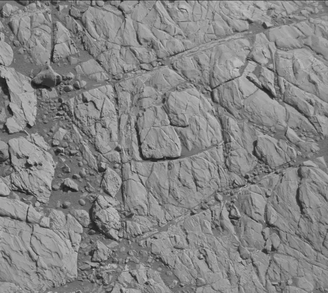 Sol 1911: Mast Camera (Mastcam)