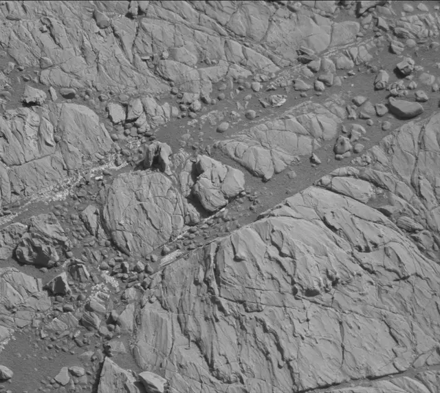 Sol 1911: Mast Camera (Mastcam)