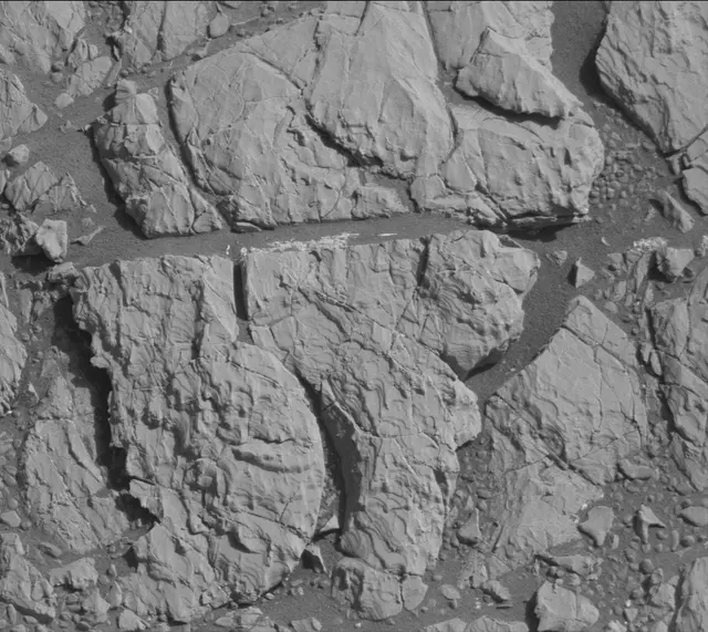 Sol 1911: Mast Camera (Mastcam)