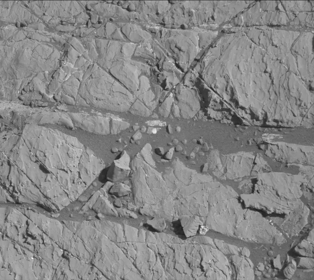 Sol 1911: Mast Camera (Mastcam)