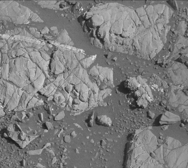 Sol 1911: Mast Camera (Mastcam)