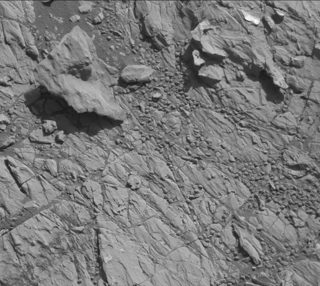 Sol 1911: Mast Camera (Mastcam)