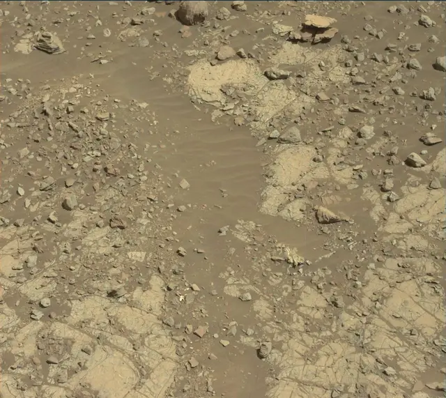 Sol 1922: Mast Camera (Mastcam)