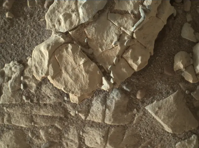 Sol 1922: Mars Hand Lens Imager (MAHLI)
