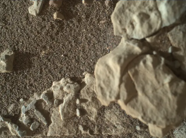 Sol 1922: Mars Hand Lens Imager (MAHLI)