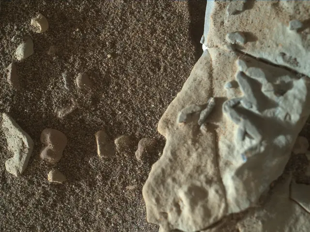 Sol 1922: Mars Hand Lens Imager (MAHLI)