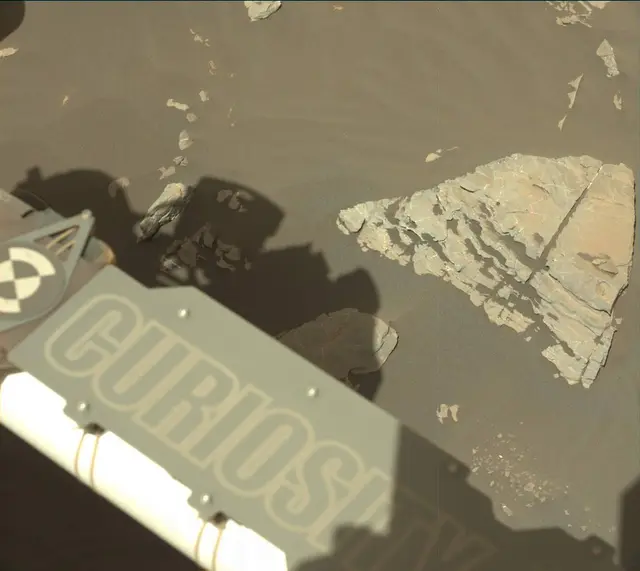 Sol 1923: Mast Camera (Mastcam)