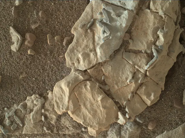 Sol 1923: Mars Hand Lens Imager (MAHLI)