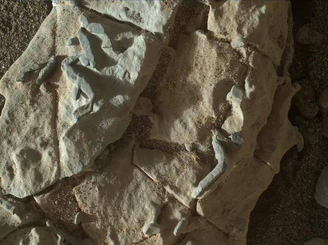 Sol 1923: Mars Hand Lens Imager (MAHLI)