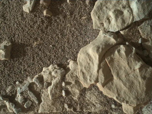 Sol 1923: Mars Hand Lens Imager (MAHLI)