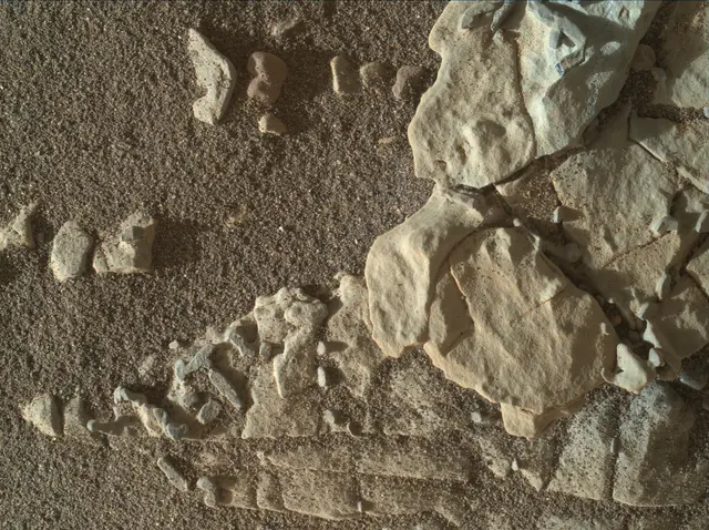 Sol 1923: Mars Hand Lens Imager (MAHLI)