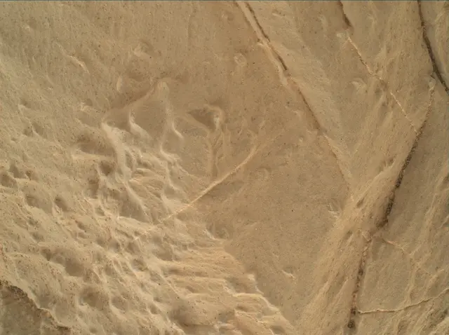 Sol 1923: Mars Hand Lens Imager (MAHLI)
