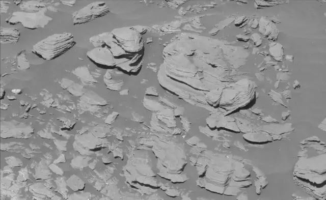 Sol 1925: Mast Camera (Mastcam)