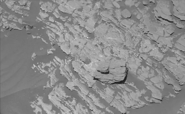 Sol 1925: Mast Camera (Mastcam)