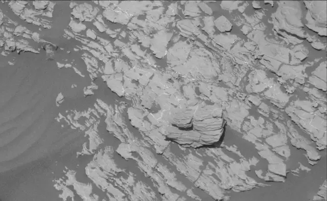 Sol 1925: Mast Camera (Mastcam)