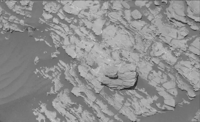 Sol 1925: Mast Camera (Mastcam)