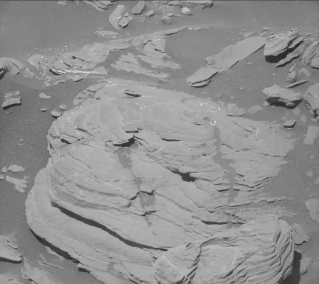 Sol 1925: Mast Camera (Mastcam)