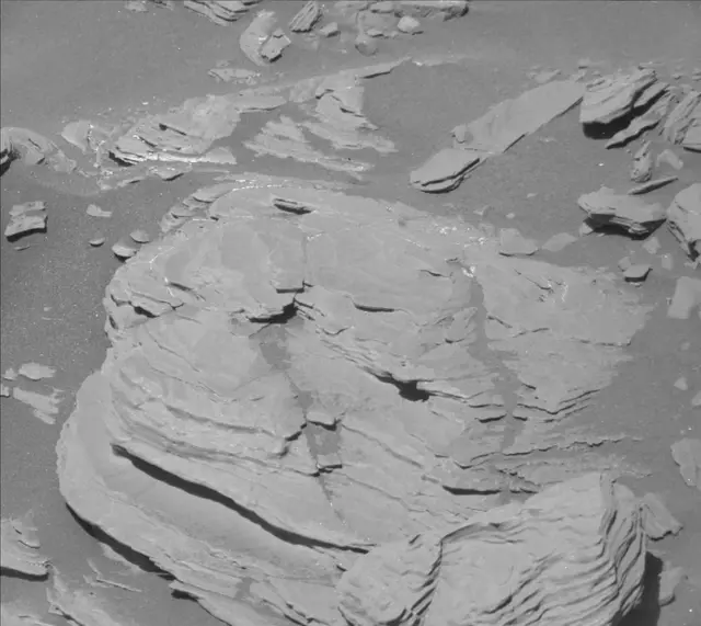 Sol 1925: Mast Camera (Mastcam)
