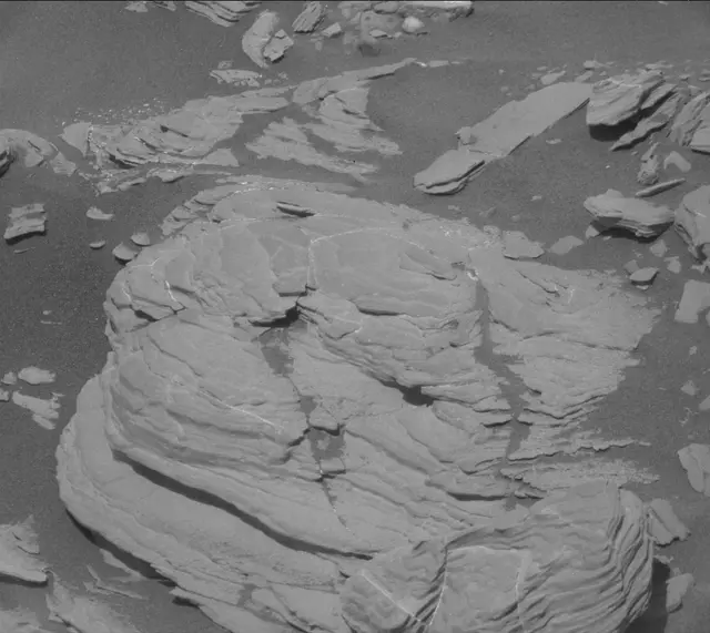 Sol 1925: Mast Camera (Mastcam)