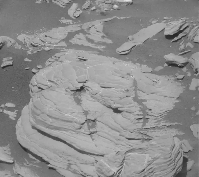 Sol 1925: Mast Camera (Mastcam)