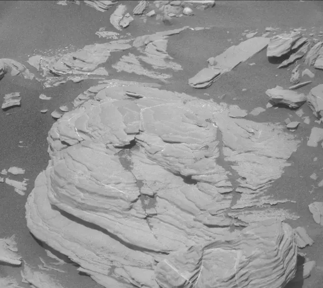 Sol 1925: Mast Camera (Mastcam)