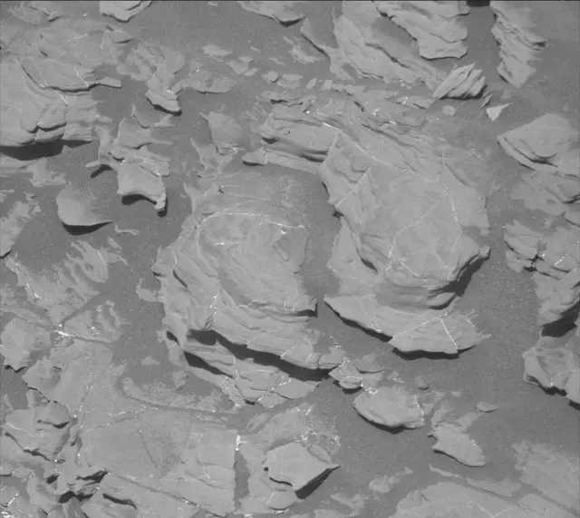 Sol 1925: Mast Camera (Mastcam)