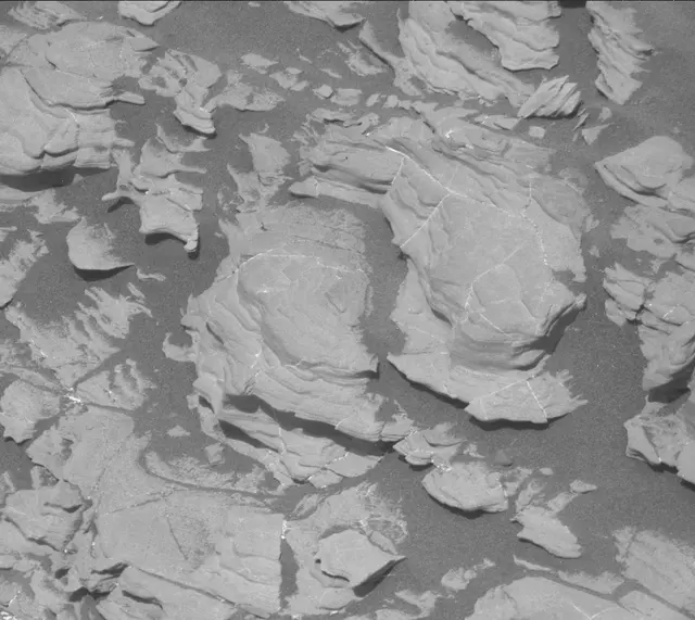 Sol 1925: Mast Camera (Mastcam)