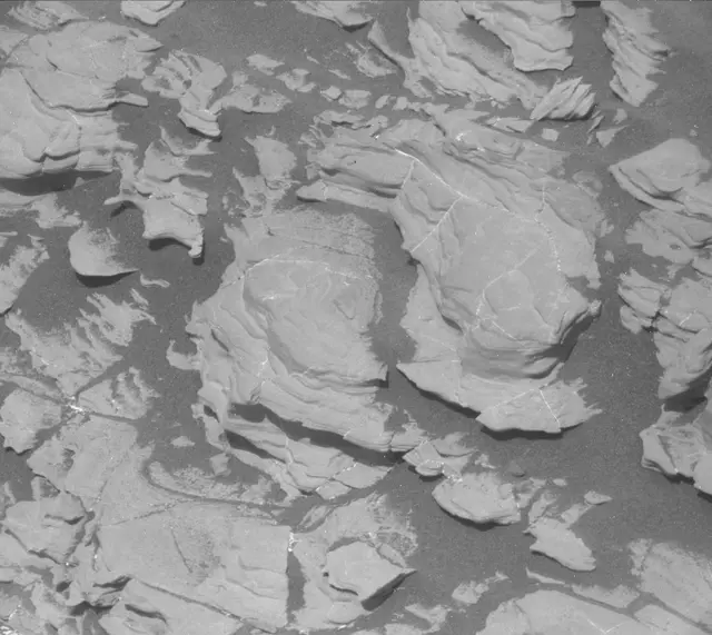 Sol 1925: Mast Camera (Mastcam)