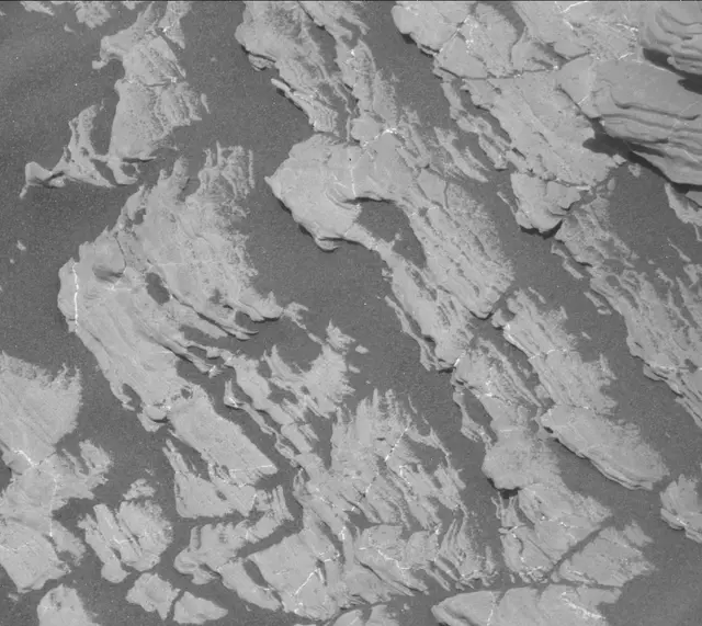 Sol 1925: Mast Camera (Mastcam)