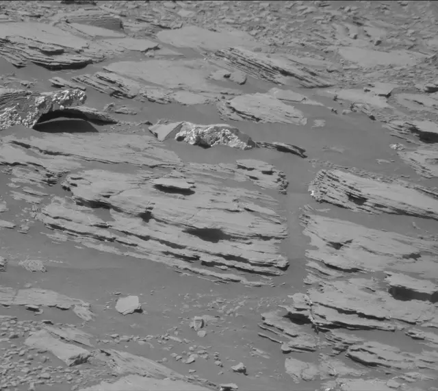 Sol 1925: Mast Camera (Mastcam)