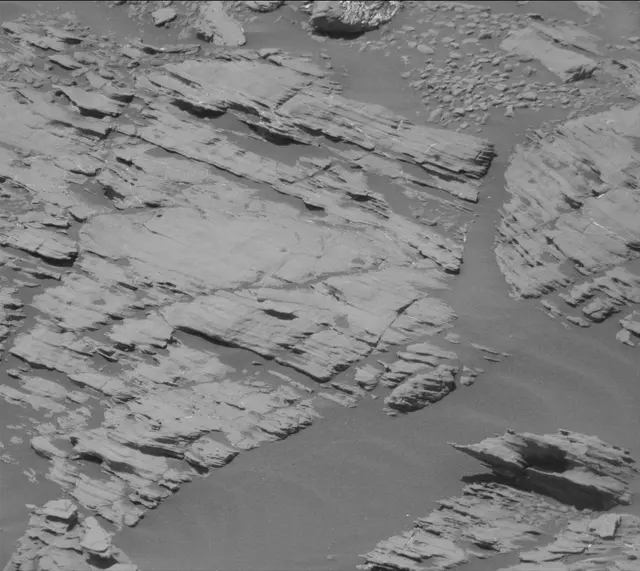 Sol 1925: Mast Camera (Mastcam)