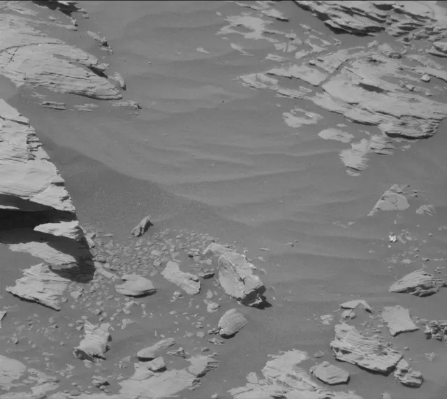 Sol 1925: Mast Camera (Mastcam)