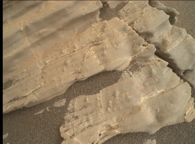Sol 1925: Mars Hand Lens Imager (MAHLI)