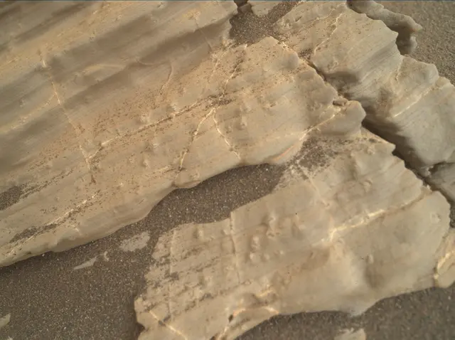 Sol 1925: Mars Hand Lens Imager (MAHLI)
