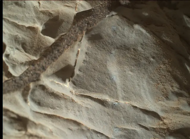 Sol 1929: Mars Hand Lens Imager (MAHLI)
