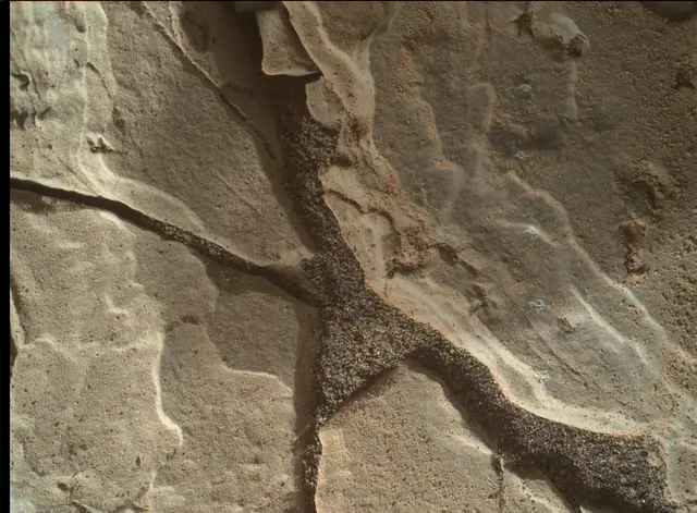 Sol 1932: Mars Hand Lens Imager (MAHLI)