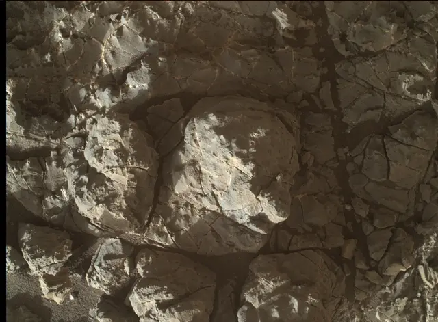 Sol 1932: Mars Hand Lens Imager (MAHLI)