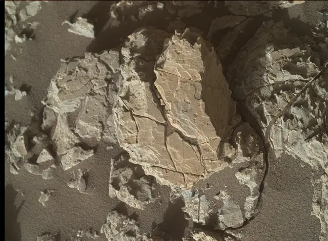 Sol 1932: Mars Hand Lens Imager (MAHLI)