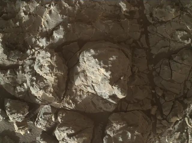 Sol 1932: Mars Hand Lens Imager (MAHLI)