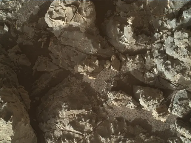 Sol 1932: Mars Hand Lens Imager (MAHLI)