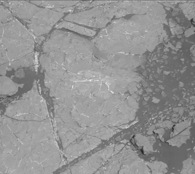 Sol 1933: Mast Camera (Mastcam)