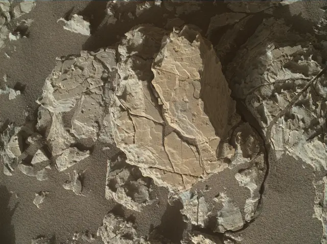 Sol 1933: Mars Hand Lens Imager (MAHLI)