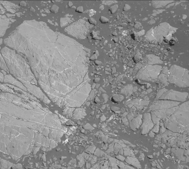 Sol 1936: Mast Camera (Mastcam)