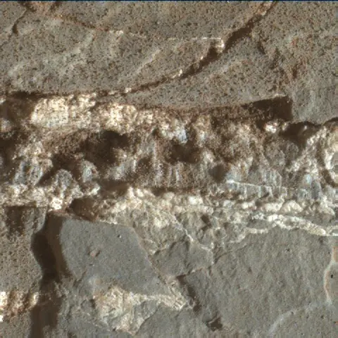 Sol 1937: Mars Hand Lens Imager (MAHLI)