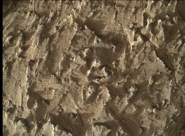 Sol 1937: Mars Hand Lens Imager (MAHLI)