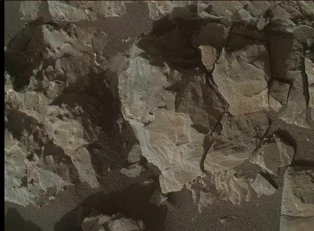 Sol 1938: Mars Hand Lens Imager (MAHLI)