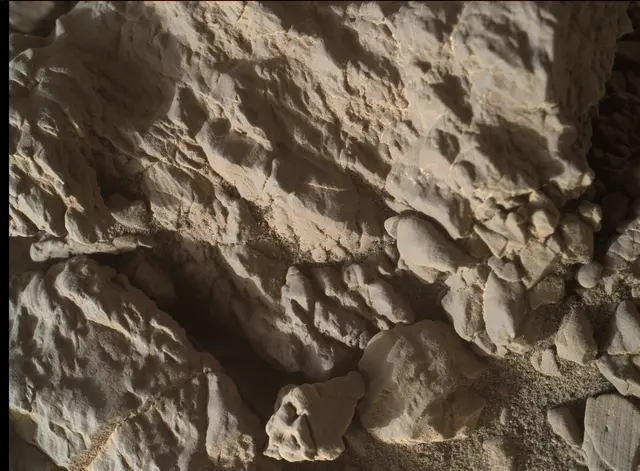 Sol 1940: Mars Hand Lens Imager (MAHLI)