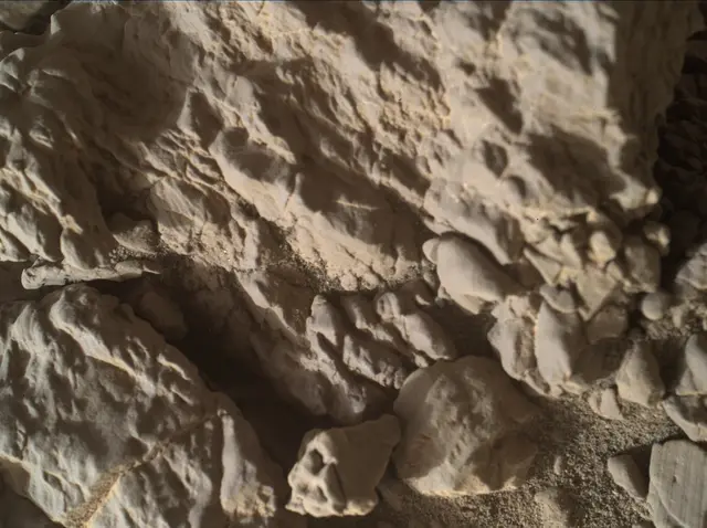 Sol 1940: Mars Hand Lens Imager (MAHLI)