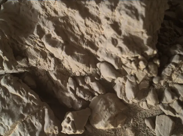 Sol 1940: Mars Hand Lens Imager (MAHLI)