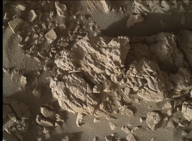 Sol 1940: Mars Hand Lens Imager (MAHLI)